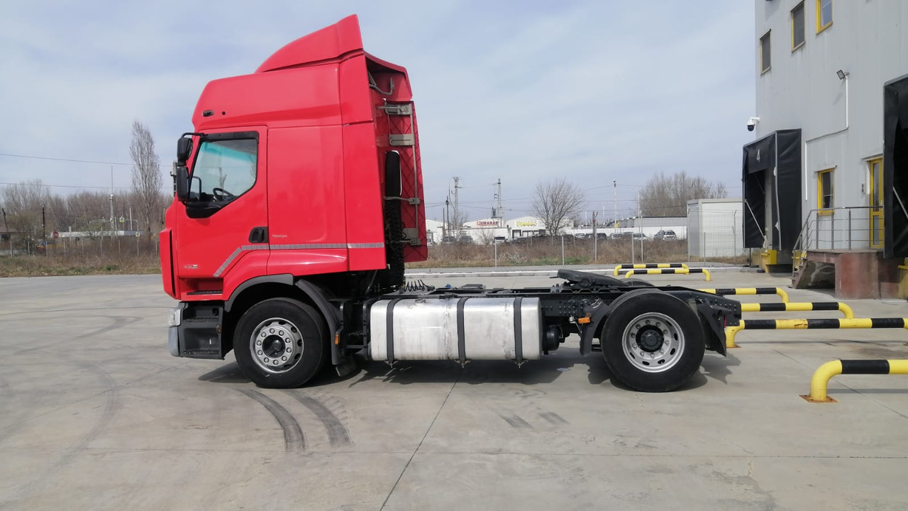 Renault PREMIUM 450 DXI, Manual ZF - Nyergesvontató: 4 kép. Renault PREMIUM 450 DXI, Manual ZF - Nyergesvontató: 4 kép.