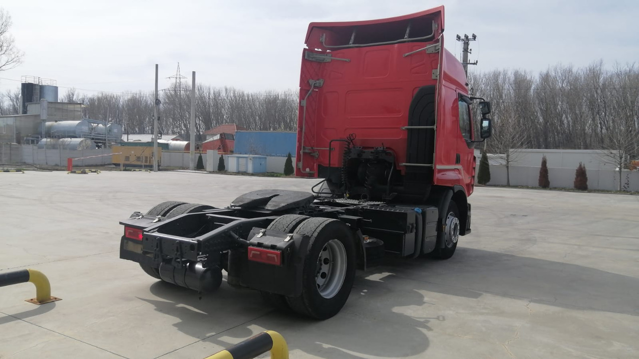 Renault PREMIUM 450 DXI, Manual ZF - Nyergesvontató: 3 kép. Renault PREMIUM 450 DXI, Manual ZF - Nyergesvontató: 3 kép.
