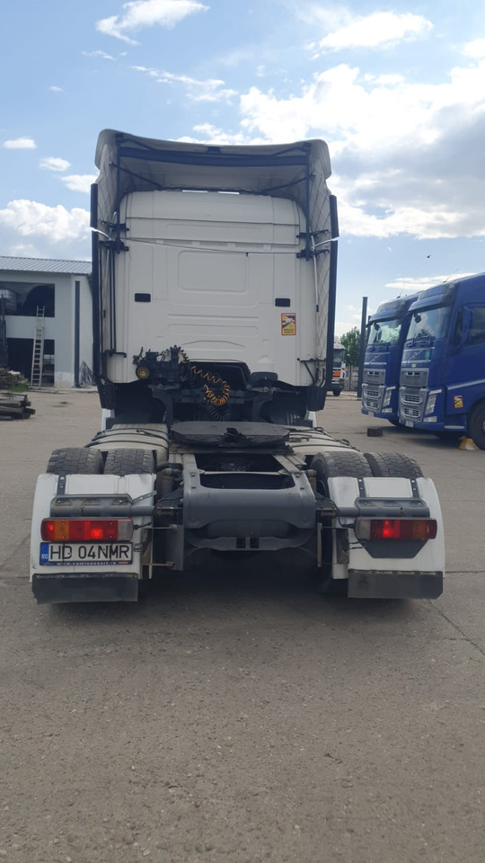 Scania R 440 - Nyergesvontató: 4 kép. Scania R 440 - Nyergesvontató: 4 kép.