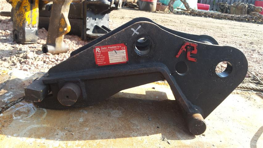 Pladdef HIT ZX5GU Quick coupler CW 10 - Gyorscsatlakozó: 1 kép. Pladdef HIT ZX5GU Quick coupler CW 10 - Gyorscsatlakozó: 1 kép.