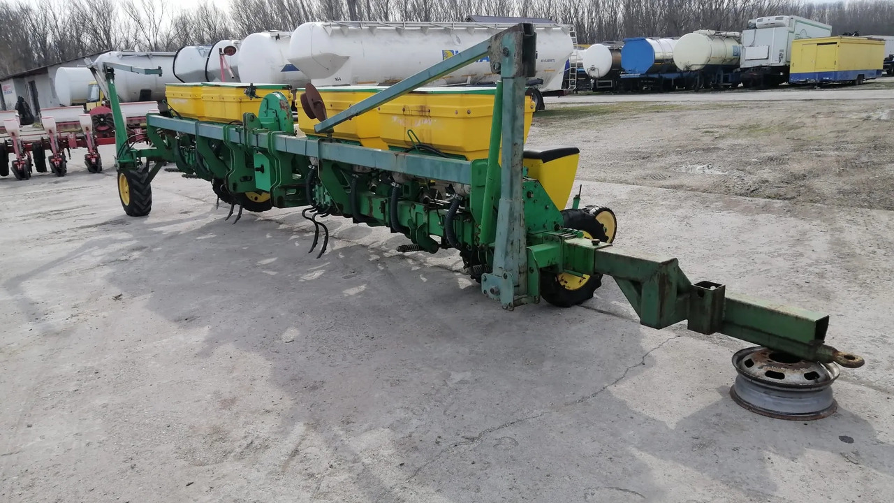 SFOGGIA GAMA PLUS 12/9m/12 Rows Seeding Machine - Precíziós vetőgép: 3 kép. SFOGGIA GAMA PLUS 12/9m/12 Rows Seeding Machine - Precíziós vetőgép: 3 kép.