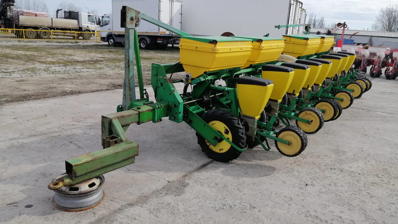 SFOGGIA GAMA PLUS 12/9m/12 Rows Seeding Machine - Precíziós vetőgép: 4 kép. SFOGGIA GAMA PLUS 12/9m/12 Rows Seeding Machine - Precíziós vetőgép: 4 kép.