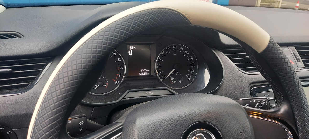 SKODA OCTAVIA - Szedán: 4 kép. SKODA OCTAVIA - Szedán: 4 kép.
