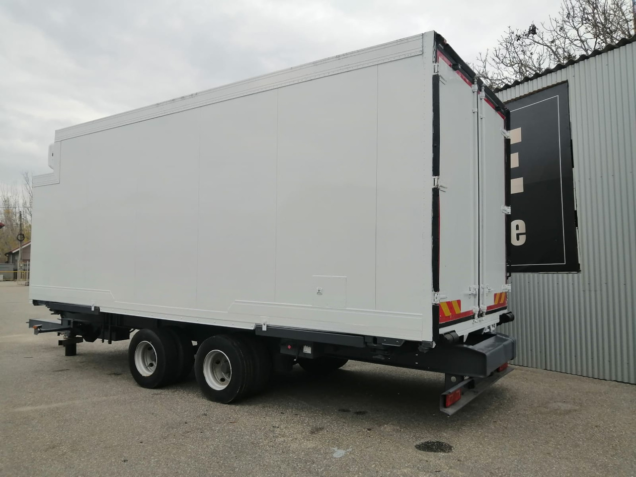 Schmitz Cargobull Container BDF Refrigerated, Meat Lines, Thermo King - Pótkocsi hűtős: 2 kép. Schmitz Cargobull Container BDF Refrigerated, Meat Lines, Thermo King - Pótkocsi hűtős: 2 kép.