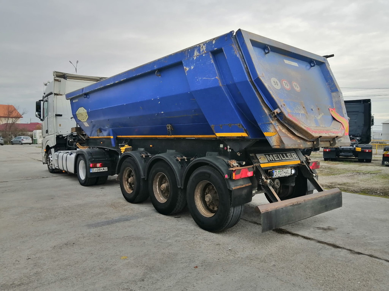 Semi-trailer Tipper Meiller – Kipper - Félpótkocsi billenőplatós: 5 kép. Semi-trailer Tipper Meiller – Kipper - Félpótkocsi billenőplatós: 5 kép.