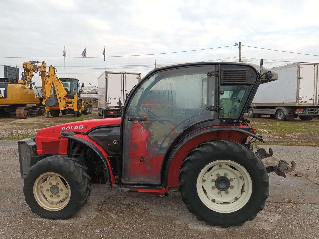 Tractor mic GOLDONI QUASAR 90 - Traktor: 5 kép. Tractor mic GOLDONI QUASAR 90 - Traktor: 5 kép.