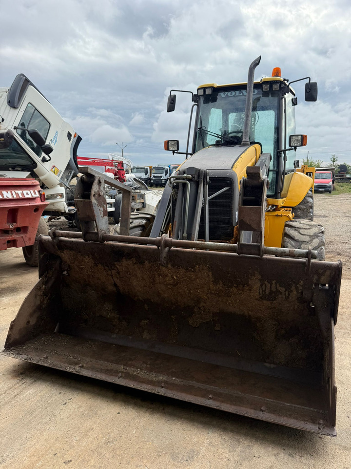 VOLVO BL71 Backhoe Loader - Kotrórakodó: 4 kép. VOLVO BL71 Backhoe Loader - Kotrórakodó: 4 kép.