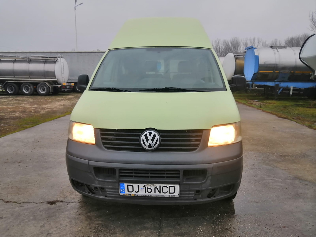 Volkswagen 7HC Passenger Transport - Minibusz, Kisbusz: 2 kép. Volkswagen 7HC Passenger Transport - Minibusz, Kisbusz: 2 kép.
