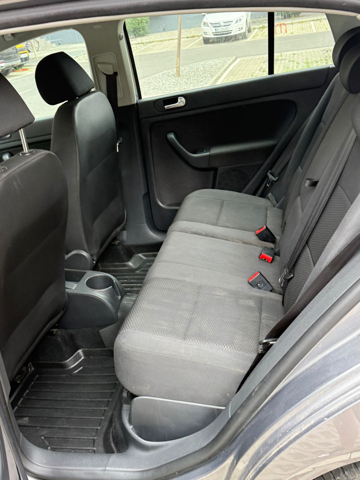 Volkswagen Golf Plus 1.6 TDI - Autó: 4 kép. Volkswagen Golf Plus 1.6 TDI - Autó: 4 kép.