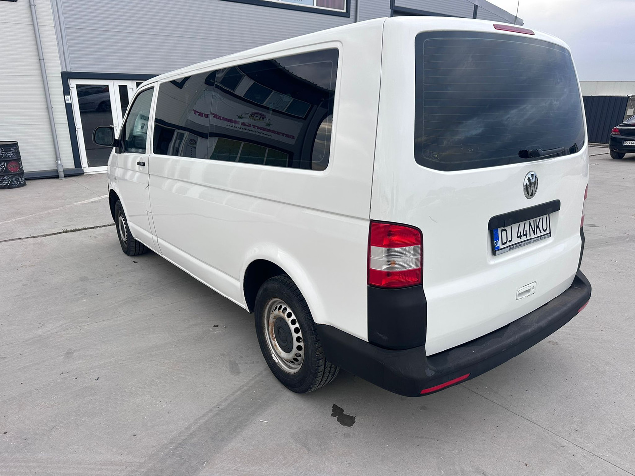 Volkswagen Transporter - Autó: 5 kép. Volkswagen Transporter - Autó: 5 kép.