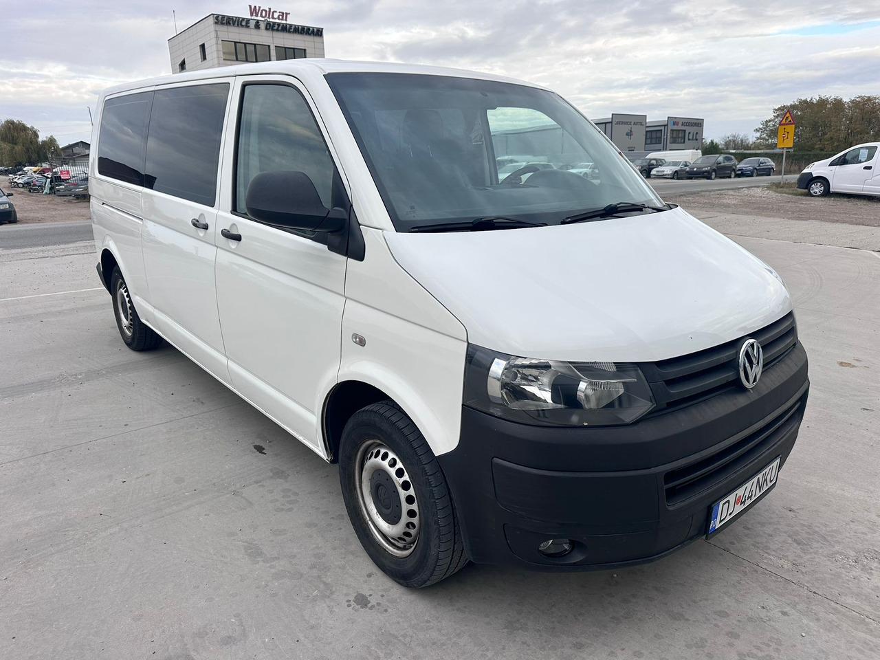 Volkswagen Transporter - Autó: 2 kép. Volkswagen Transporter - Autó: 2 kép.