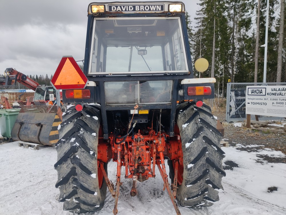 David Brown 1212 Hydra Shift etukuormaajalla - Traktor: 3 kép. David Brown 1212 Hydra Shift etukuormaajalla - Traktor: 3 kép.
