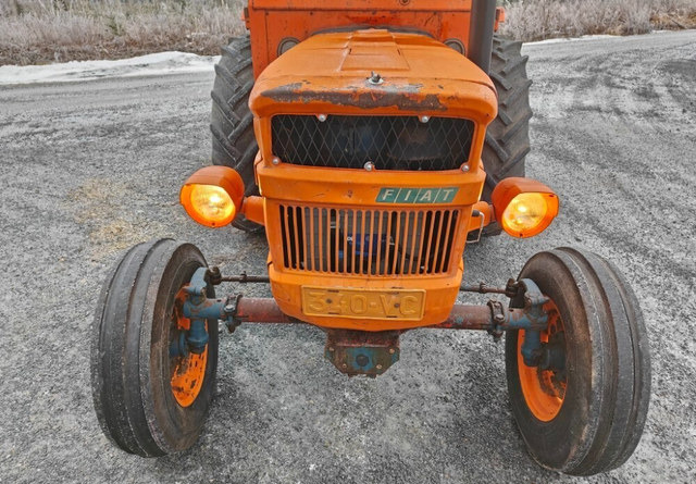 Fiat 500 hytillinen pikkutraktori - Traktor: 4 kép. Fiat 500 hytillinen pikkutraktori - Traktor: 4 kép.