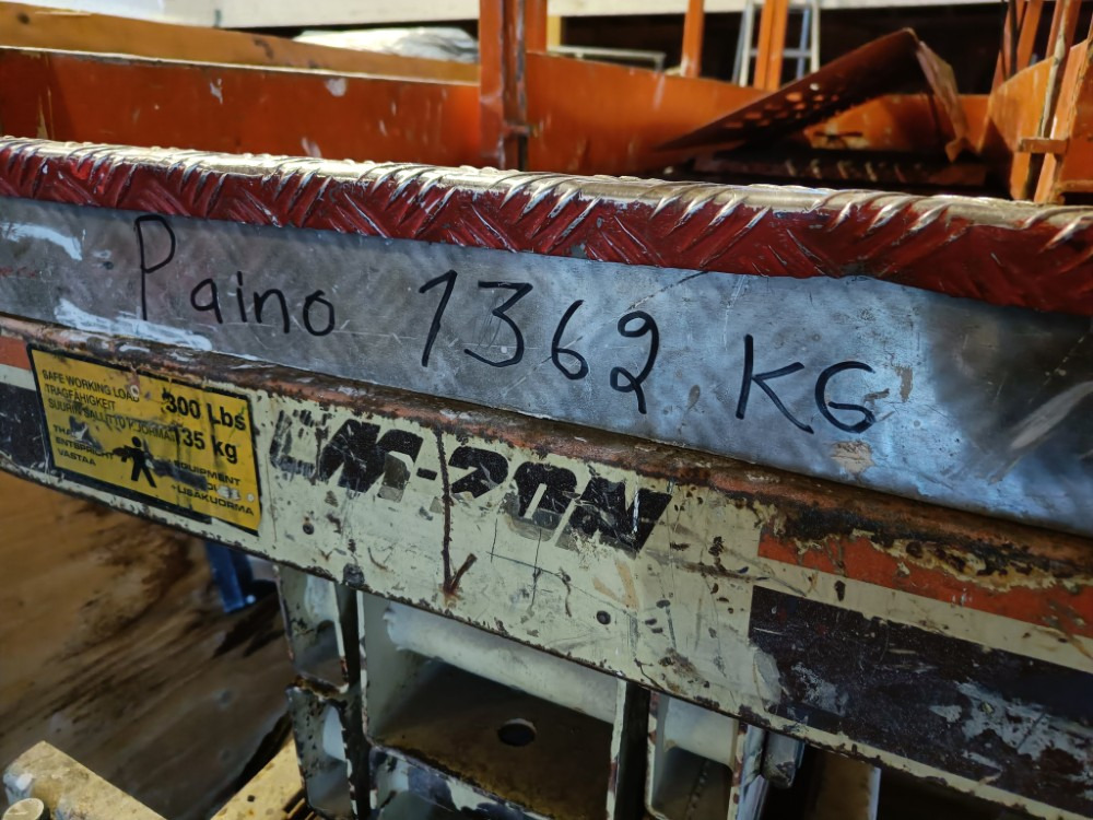 JLG Commander CM 20 N henkilönostin - Ollós emelő: 2 kép. JLG Commander CM 20 N henkilönostin - Ollós emelő: 2 kép.