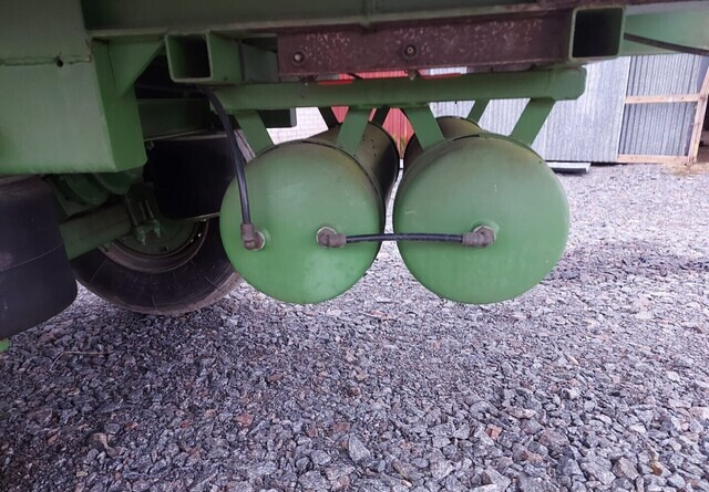 Platós pótkocsi Jalkalavakärry 3-akselinen ilma-alustainen.: 14 kép. Platós pótkocsi Jalkalavakärry 3-akselinen ilma-alustainen.: 14 kép.