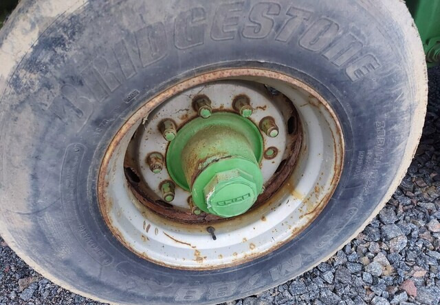 Platós pótkocsi Jalkalavakärry 3-akselinen ilma-alustainen.: 13 kép. Platós pótkocsi Jalkalavakärry 3-akselinen ilma-alustainen.: 13 kép.