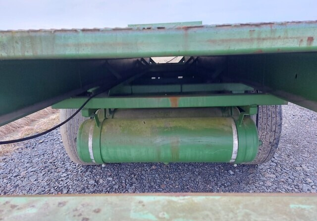 Platós pótkocsi Jalkalavakärry 3-akselinen ilma-alustainen.: 17 kép. Platós pótkocsi Jalkalavakärry 3-akselinen ilma-alustainen.: 17 kép.