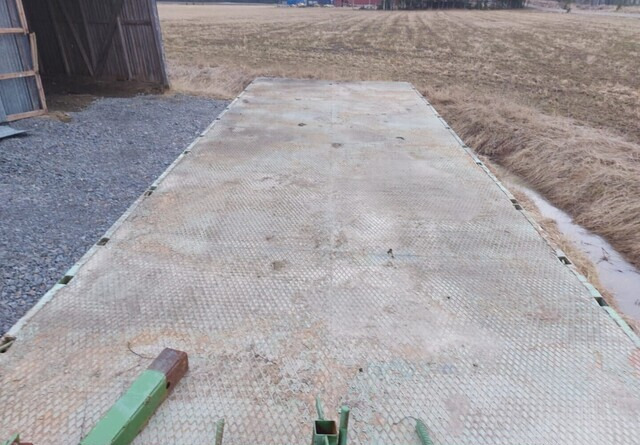 Platós pótkocsi Jalkalavakärry 3-akselinen ilma-alustainen.: 9 kép. Platós pótkocsi Jalkalavakärry 3-akselinen ilma-alustainen.: 9 kép.