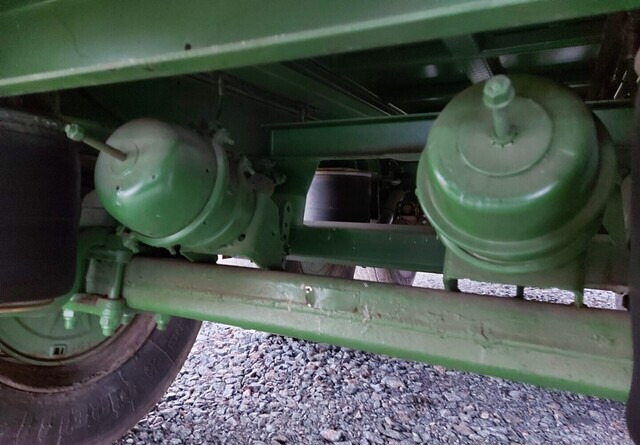 Platós pótkocsi Jalkalavakärry 3-akselinen ilma-alustainen.: 19 kép. Platós pótkocsi Jalkalavakärry 3-akselinen ilma-alustainen.: 19 kép.