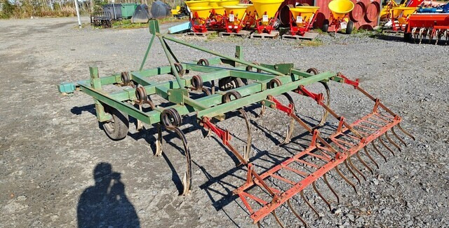 Kultivaattori 10-piikkinen - työleveys 240cm - Kultivátor: 3 kép. Kultivaattori 10-piikkinen - työleveys 240cm - Kultivátor: 3 kép.