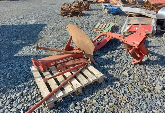 Kverneland A3 sarka-auran purkuosia - Eke: 4 kép. Kverneland A3 sarka-auran purkuosia - Eke: 4 kép.