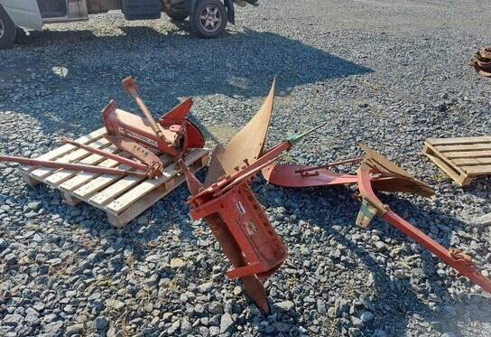 Kverneland A3 sarka-auran purkuosia - Eke: 1 kép. Kverneland A3 sarka-auran purkuosia - Eke: 1 kép.