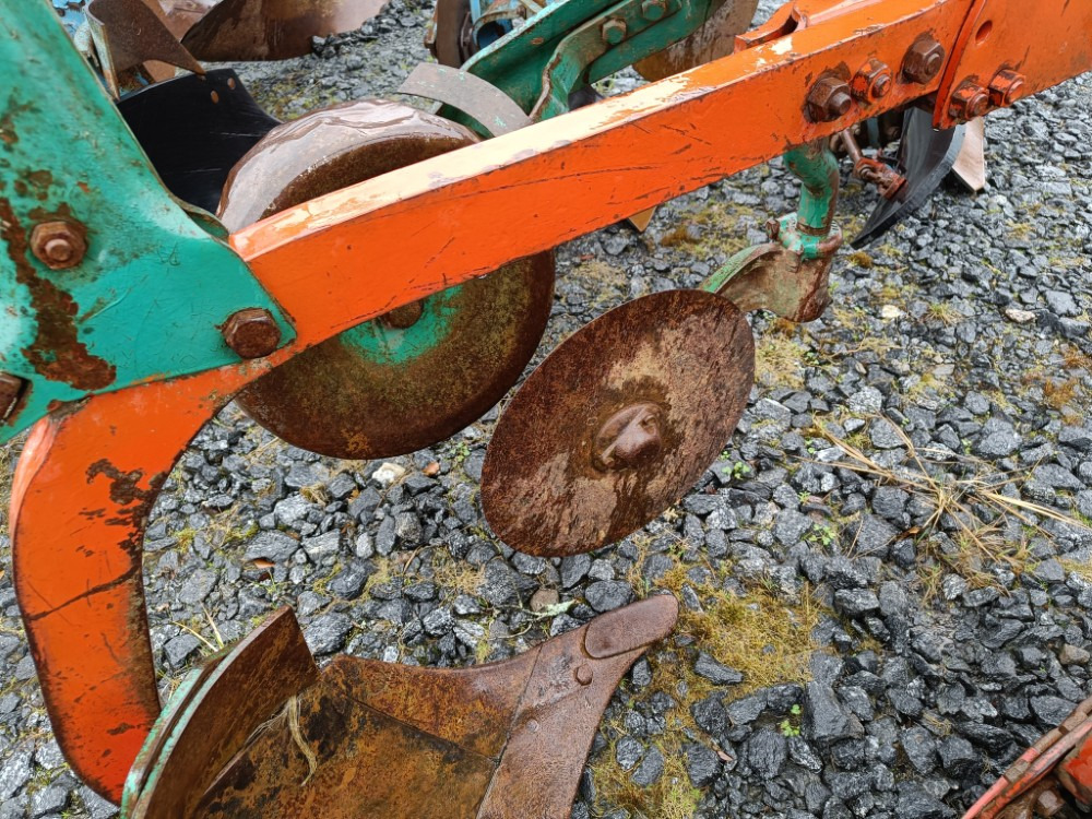 Kverneland A8 sarkia-auran lisäsiipi 16 tuumaa täydellinen - Eke: 5 kép. Kverneland A8 sarkia-auran lisäsiipi 16 tuumaa täydellinen - Eke: 5 kép.