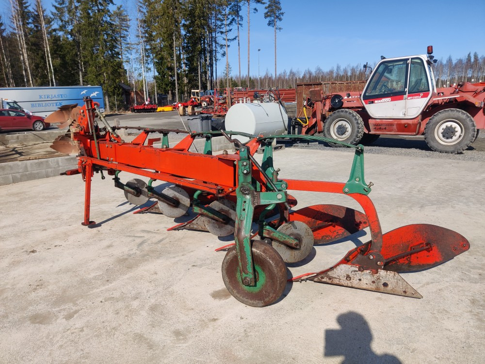 Kverneland AB8 sarka-aura 4-siipinen - Eke: 5 kép. Kverneland AB8 sarka-aura 4-siipinen - Eke: 5 kép.