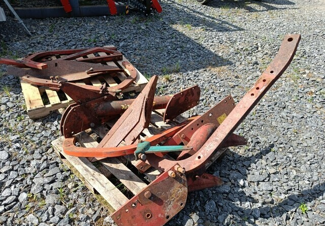 Kverneland Putkirunkoisen auran varaosia - Eke: 5 kép. Kverneland Putkirunkoisen auran varaosia - Eke: 5 kép.