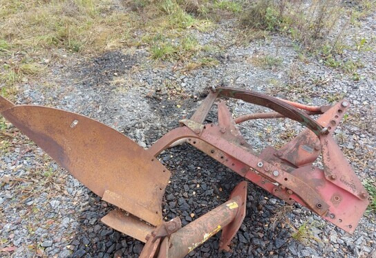 Kverneland Stengomat auran purkuosia - Eke: 4 kép. Kverneland Stengomat auran purkuosia - Eke: 4 kép.