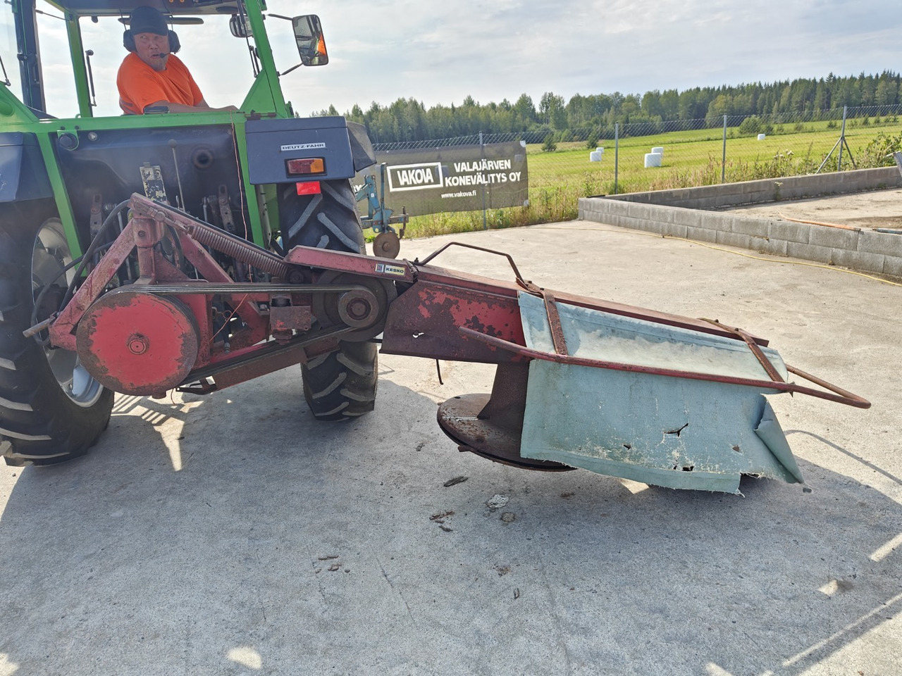 Luoko 165cm lieriöniittokone - hydraulinen - Fűkasza: 2 kép. Luoko 165cm lieriöniittokone - hydraulinen - Fűkasza: 2 kép.