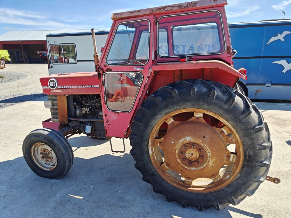 MASSEY FERGUSON 165, 165S ja 175 traktoreita 4 kpl / 4pcs lízing MASSEY FERGUSON 165, 165S ja 175 traktoreita 4 kpl / 4pcs: 11 kép.