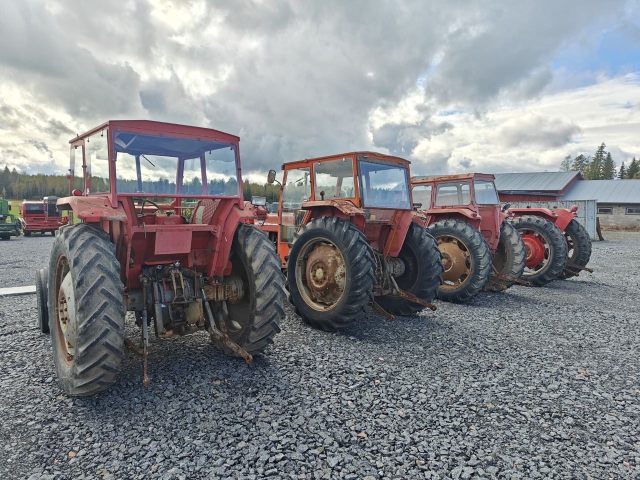 MASSEY FERGUSON 165, 165S ja 175 traktoreita 4 kpl / 4pcs - Traktor: 3 kép. MASSEY FERGUSON 165, 165S ja 175 traktoreita 4 kpl / 4pcs - Traktor: 3 kép.