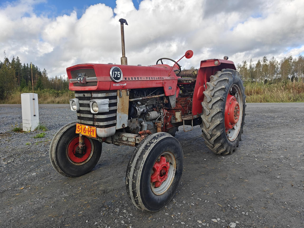 MASSEY FERGUSON 165, 165S ja 175 traktoreita 4 kpl / 4pcs - Traktor: 5 kép. MASSEY FERGUSON 165, 165S ja 175 traktoreita 4 kpl / 4pcs - Traktor: 5 kép.