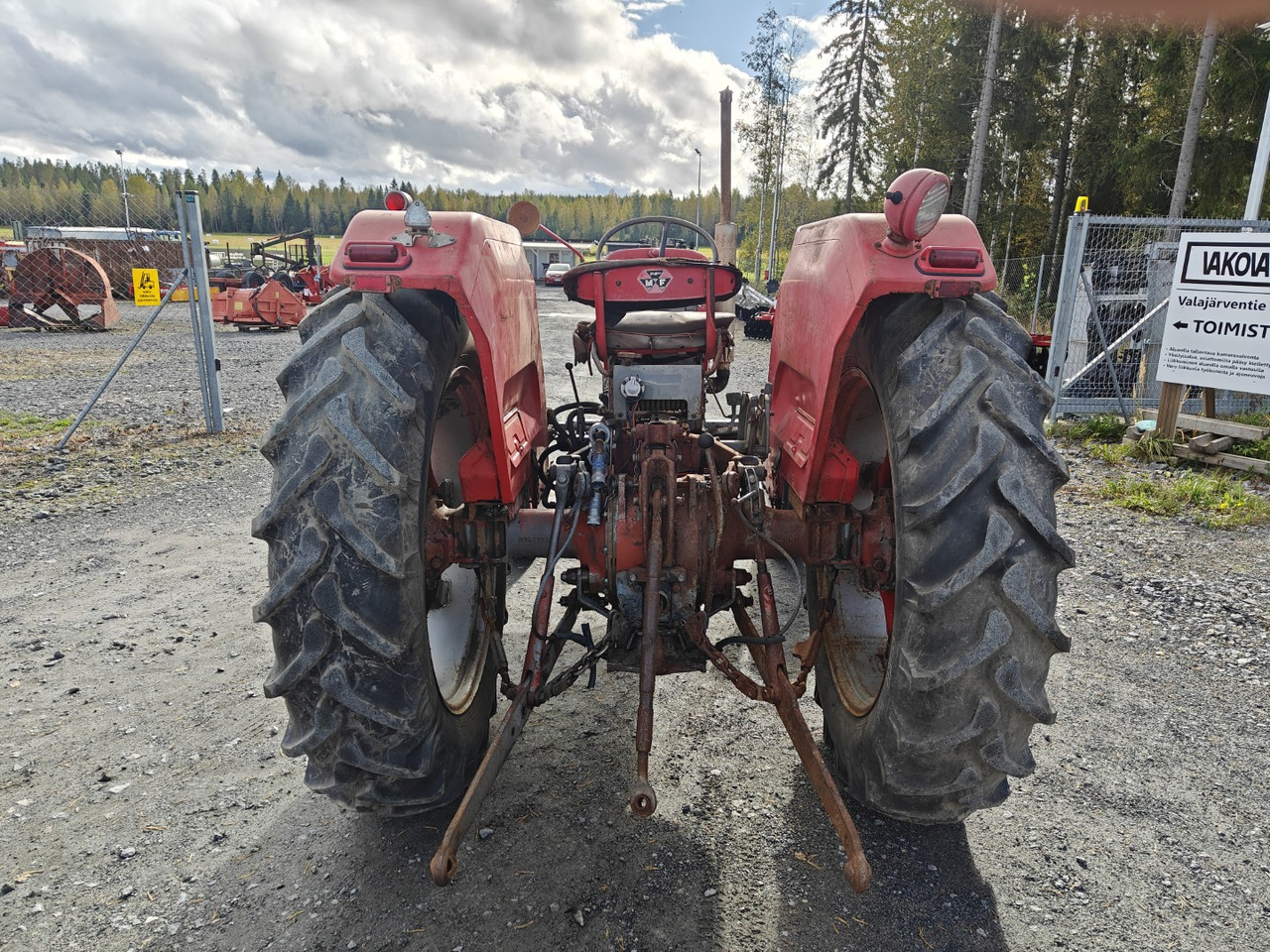 MASSEY FERGUSON 165, 165S ja 175 traktoreita 4 kpl / 4pcs lízing MASSEY FERGUSON 165, 165S ja 175 traktoreita 4 kpl / 4pcs: 6 kép.