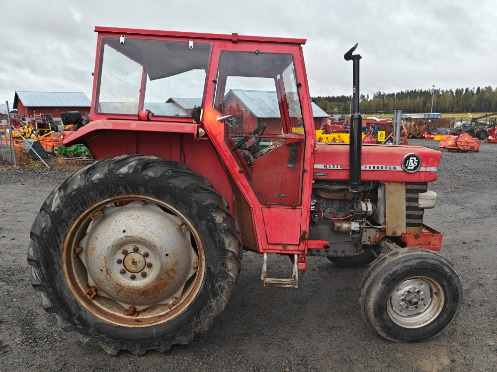 Massey Ferguson 165S Lisähydrauliikalla, katso video! - Traktor: 4 kép. Massey Ferguson 165S Lisähydrauliikalla, katso video! - Traktor: 4 kép.