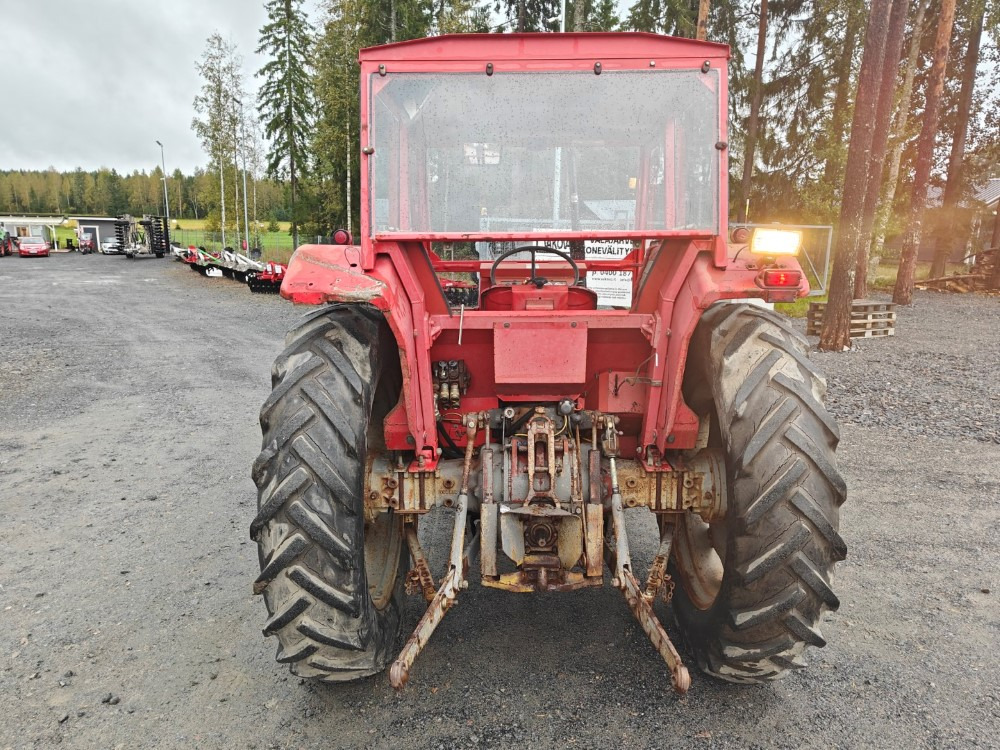 Massey Ferguson 165S Lisähydrauliikalla, katso video! - Traktor: 3 kép. Massey Ferguson 165S Lisähydrauliikalla, katso video! - Traktor: 3 kép.