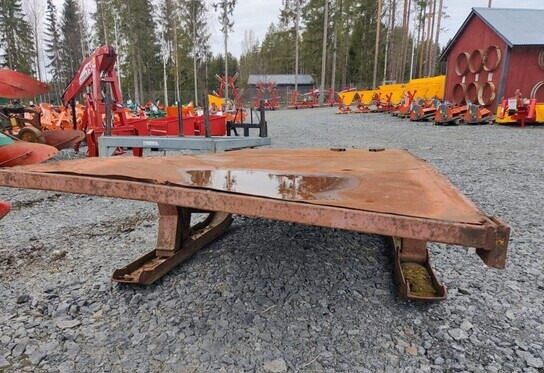 Erdészeti pótkocsi Metsäreki - 300cm x 150cm kuormatilalla: 7 kép.