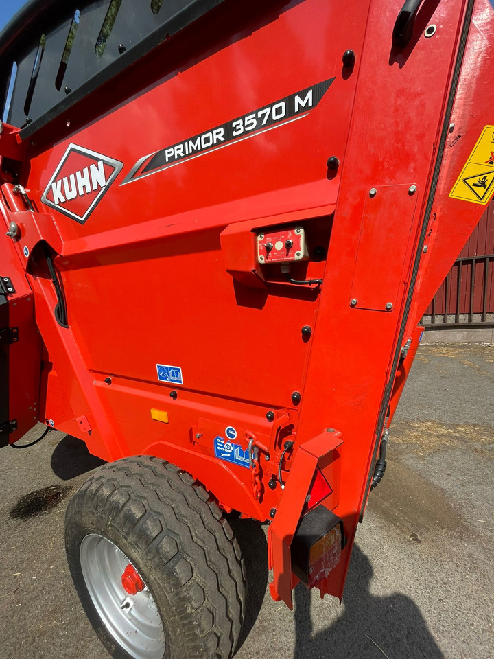 KUHN Primor 3570M hinattava paalisilppuri - Mezőgazdasági gépek: 3 kép. KUHN Primor 3570M hinattava paalisilppuri - Mezőgazdasági gépek: 3 kép.
