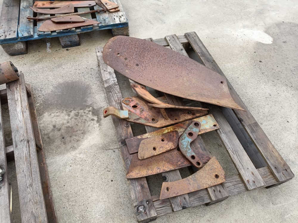 Överum CV398H Paluuauran purkuosia - Eke: 4 kép. Överum CV398H Paluuauran purkuosia - Eke: 4 kép.