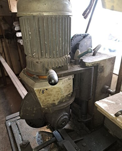 Pyörösaha - Fémmegmunkáló gép: 4 kép. Pyörösaha - Fémmegmunkáló gép: 4 kép.