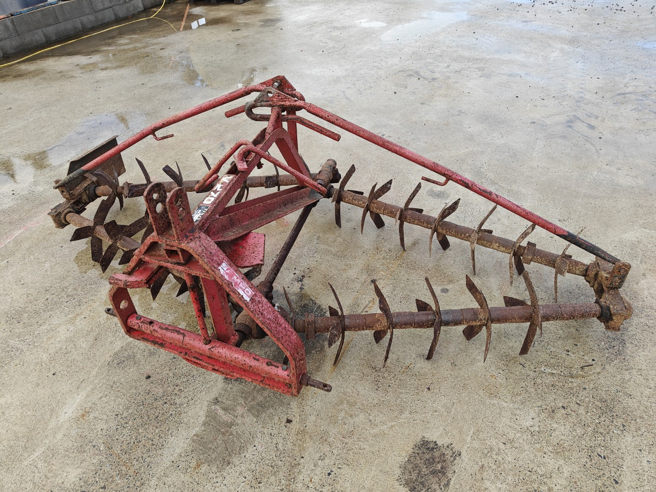 Sampo V270 lapiorullaäes - Borona: 3 kép. Sampo V270 lapiorullaäes - Borona: 3 kép.