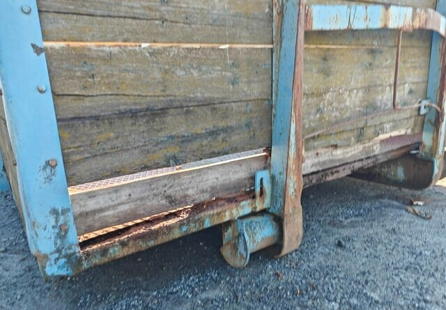 Platós felépítmény Vaihtolava 500cm: 6 kép.