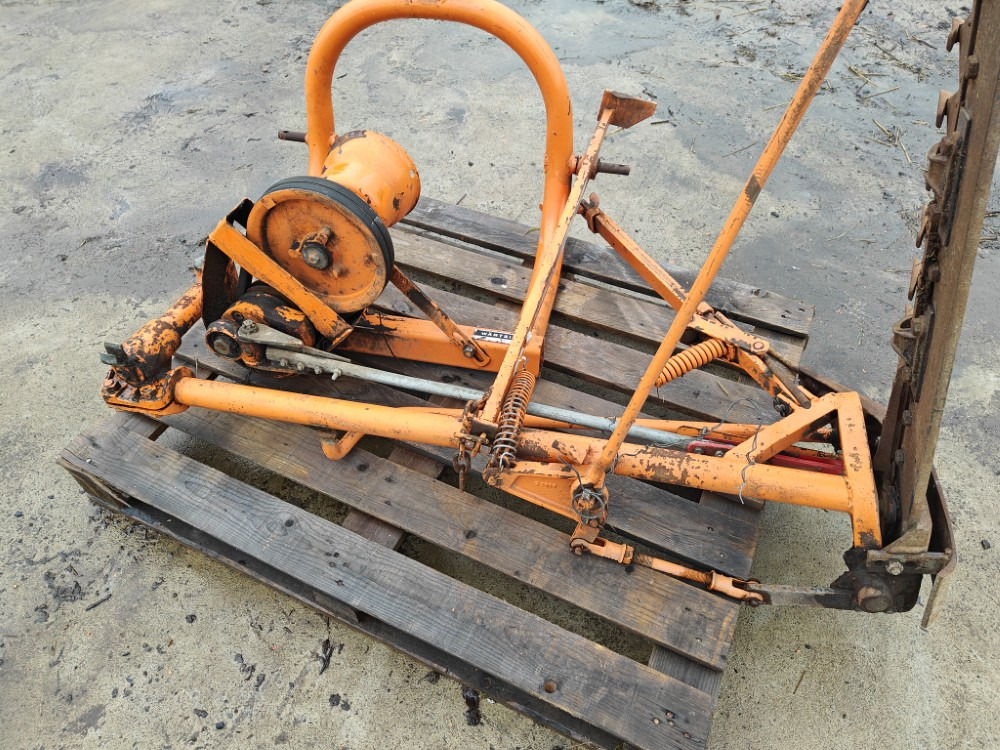 Wärtsilä Pomo PNH6K sorminiittokone - Fűkasza: 5 kép. Wärtsilä Pomo PNH6K sorminiittokone - Fűkasza: 5 kép.