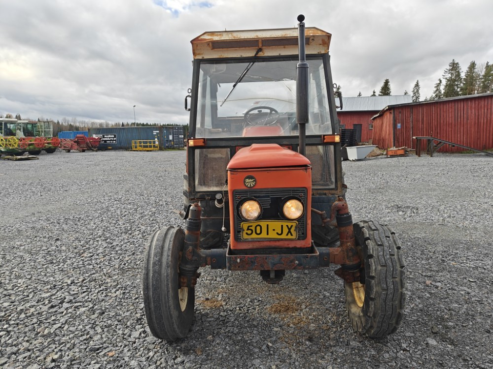 ZETOR 7011 - Traktor: 5 kép. ZETOR 7011 - Traktor: 5 kép.
