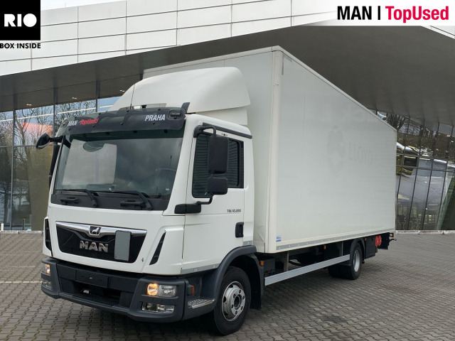 MAN TGL 12.220 4X2 BL - Dobozos felépítményű teherautó: 1 kép. MAN TGL 12.220 4X2 BL - Dobozos felépítményű teherautó: 1 kép.