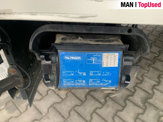 MAN TGL 12.220 4X2 BL - Dobozos felépítményű teherautó: 2 kép. MAN TGL 12.220 4X2 BL - Dobozos felépítményű teherautó: 2 kép.