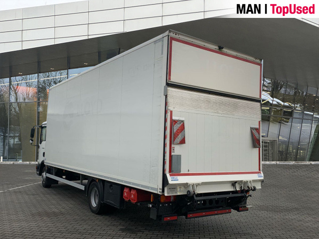 MAN TGL 12.220 4X2 BL - Dobozos felépítményű teherautó: 3 kép. MAN TGL 12.220 4X2 BL - Dobozos felépítményű teherautó: 3 kép.