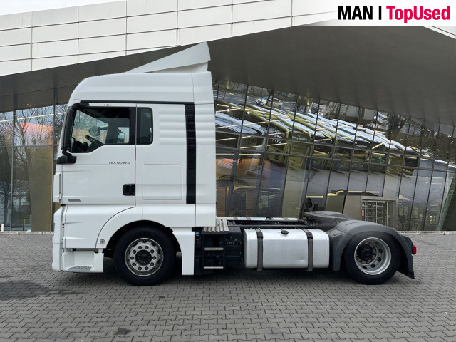 MAN TGX 18.470 4X2 LLS-U - Nyergesvontató: 2 kép. MAN TGX 18.470 4X2 LLS-U - Nyergesvontató: 2 kép.