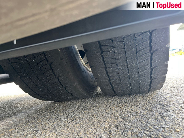MAN TGX 18.470 4X2 LLS-U Euro6 Retarder Klima Navi ZV - Nyergesvontató: 3 kép. MAN TGX 18.470 4X2 LLS-U Euro6 Retarder Klima Navi ZV - Nyergesvontató: 3 kép.